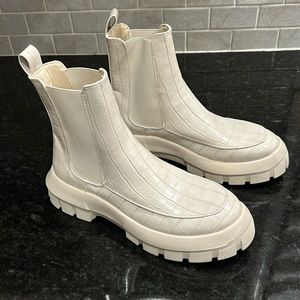 Pretty Little Thing Cream Pu Croc Chunky Sole Chelsea Ankle Boots